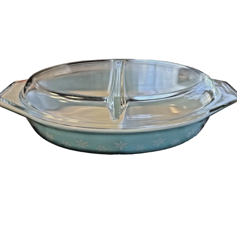 Vintage Pyrex Turquoise Snowflake 1.5 Quart Divided Casserole Dish & Clear Lid